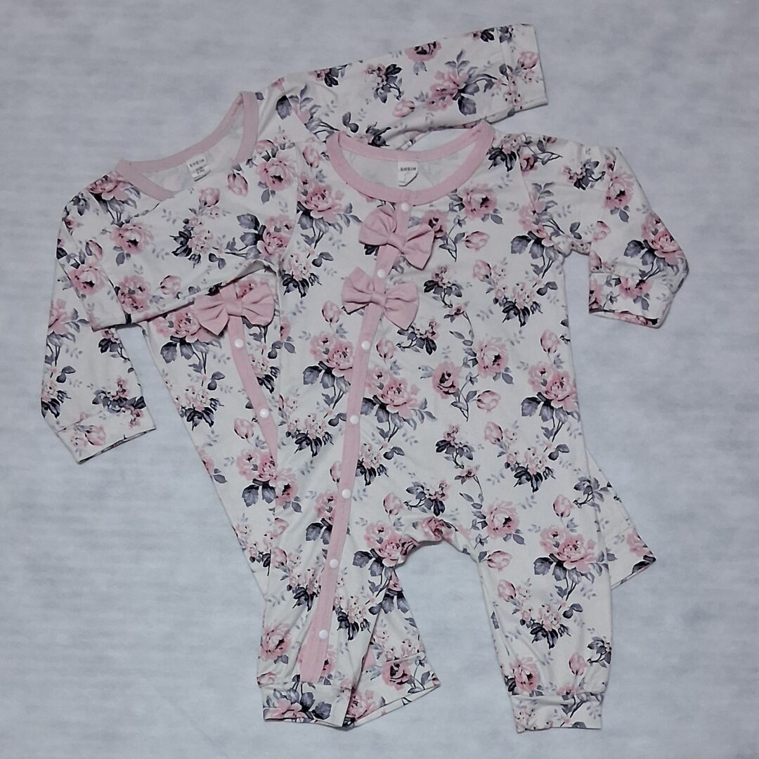 Macacão Shein Floral ▪︎ Tam 9m