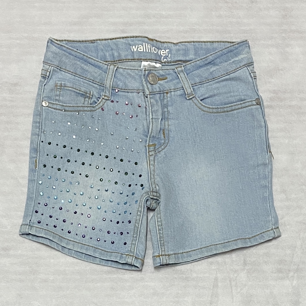 Short Wallflower ▪︎ Tam 10