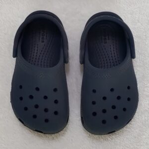 Crocs ▪︎ Tam C8 (equivale ao 24)